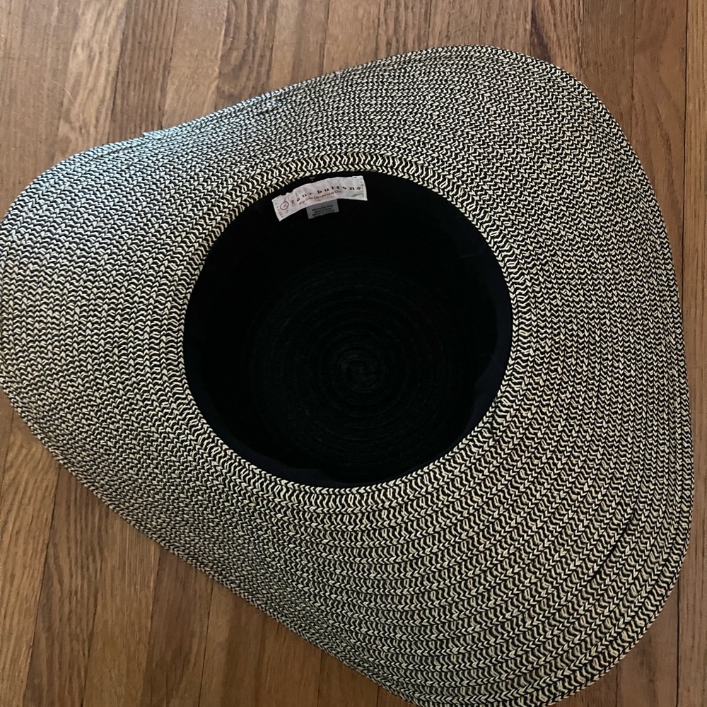 Beach Hat - Picture 3 of 3